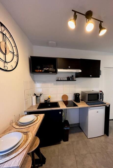 Studio En Ville 讷韦尔 外观 照片
